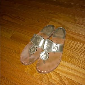Jack Rogers (platinum, size 7)